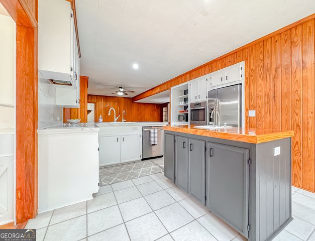 909 Fourth Street NW, Cairo, GA 39828