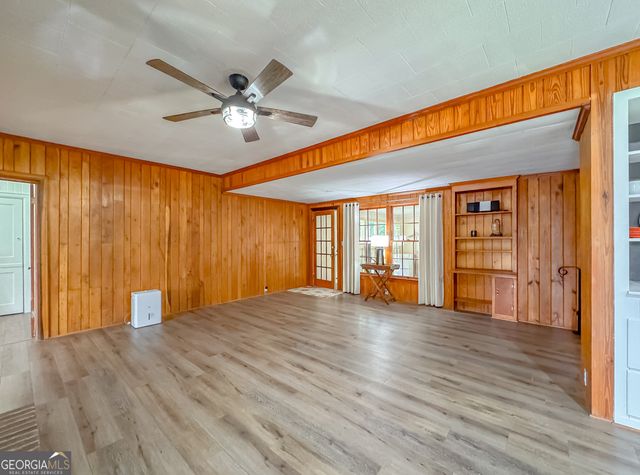 909 Fourth Street NW, Cairo, GA 39828