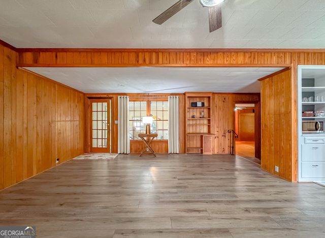 909 Fourth Street NW, Cairo, GA 39828