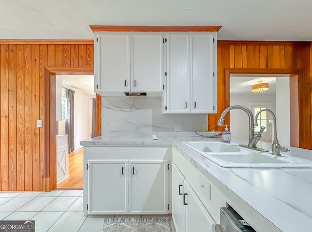 909 Fourth Street NW, Cairo, GA 39828