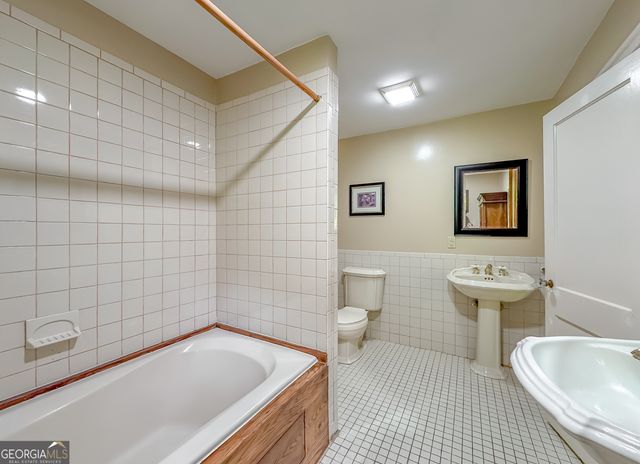 909 Fourth Street NW, Cairo, GA 39828