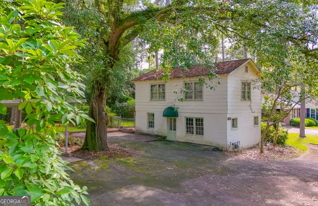 909 Fourth Street NW, Cairo, GA 39828