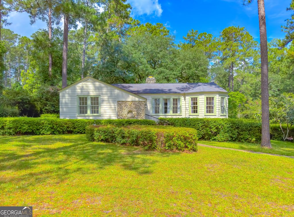 909 Fourth Street NW, Cairo, GA 39828