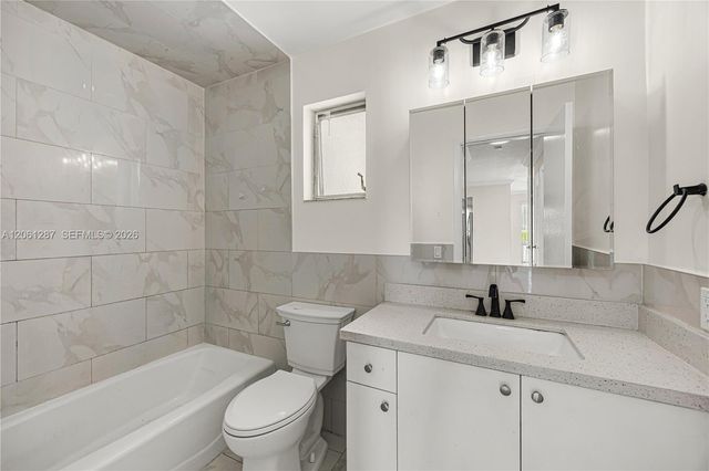 5450 Hollywood Blvd 107, Hollywood, FL 33021