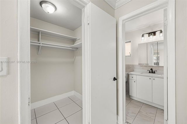 5450 Hollywood Blvd 107, Hollywood, FL 33021