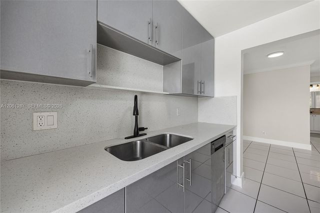 5450 Hollywood Blvd 107, Hollywood, FL 33021