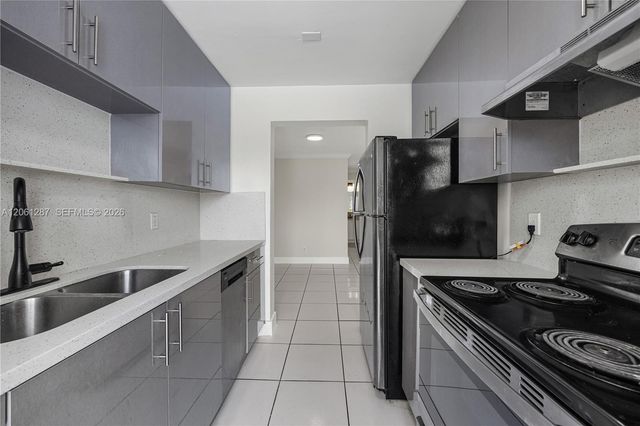 5450 Hollywood Blvd 107, Hollywood, FL 33021