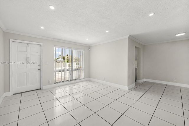 5450 Hollywood Blvd 107, Hollywood, FL 33021