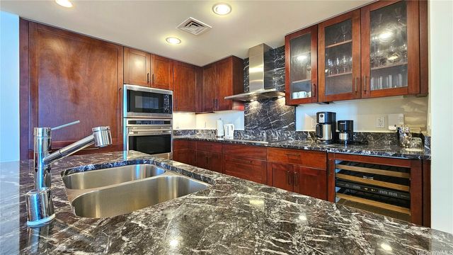 223 Saratoga Road 3603, Honolulu, HI 96815