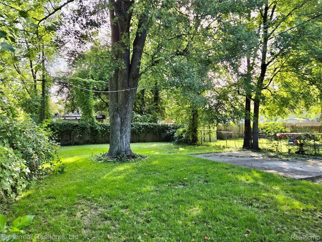 20954 Rensselaer Street, Farmington Hills, MI 48336