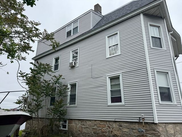18 Beach Street, Fairhaven, MA 02719