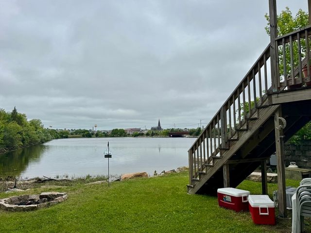 18 Beach Street, Fairhaven, MA 02719