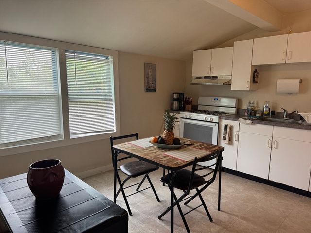 18 Beach Street, Fairhaven, MA 02719