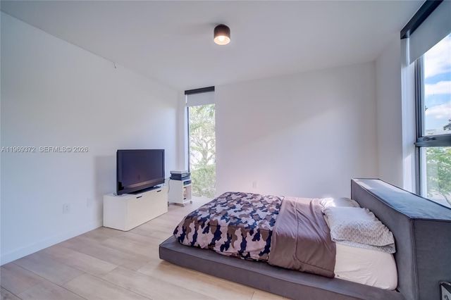 8660 Arboretum Ln, Miami, FL 33138