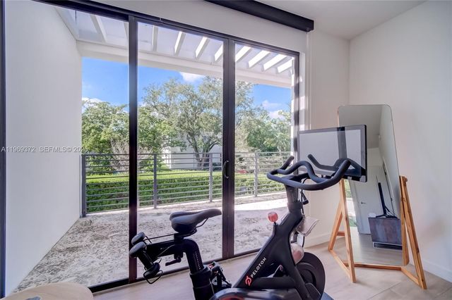 8660 Arboretum Ln, Miami, FL 33138