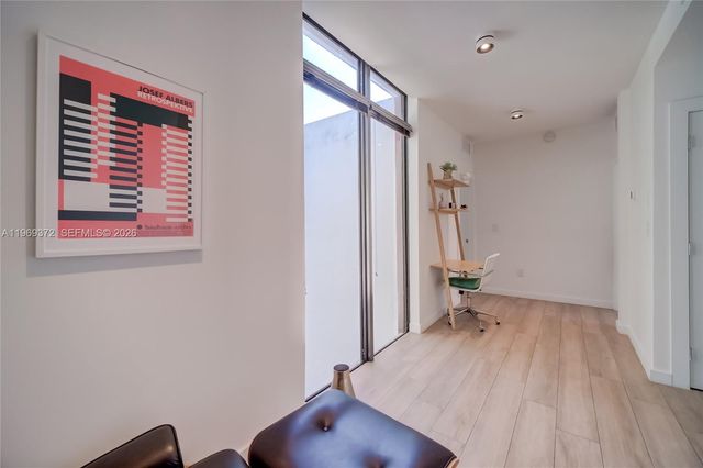 8660 Arboretum Ln, Miami, FL 33138