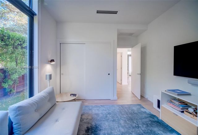 8660 Arboretum Ln, Miami, FL 33138