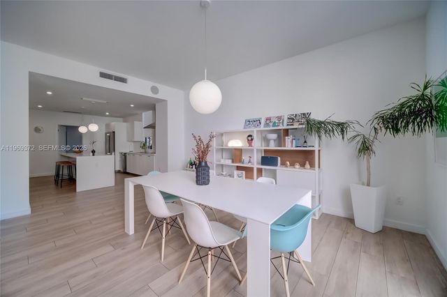 8660 Arboretum Ln, Miami, FL 33138