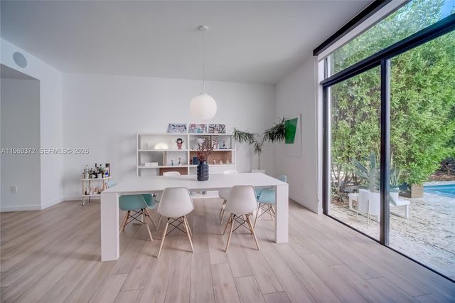 8660 Arboretum Ln, Miami, FL 33138