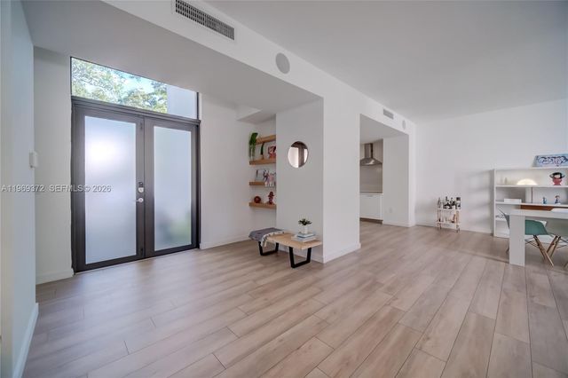 8660 Arboretum Ln, Miami, FL 33138