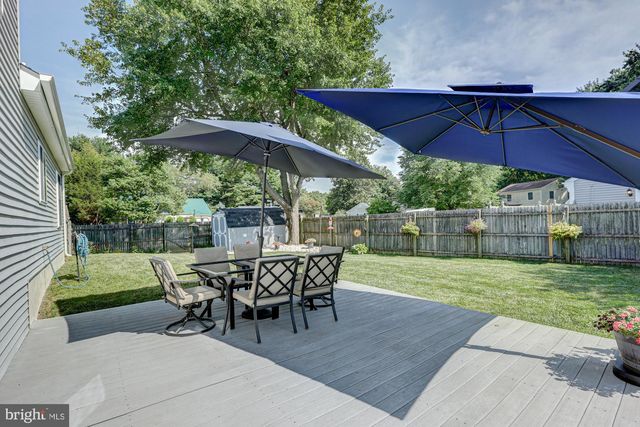 6 THREE RIVERS DR, Newark, DE 19702