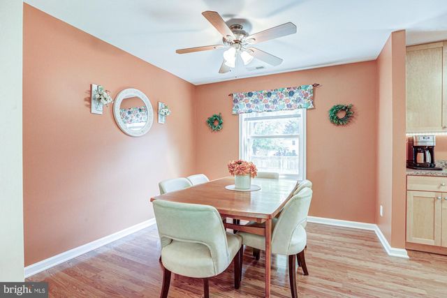6 THREE RIVERS DR, Newark, DE 19702