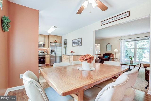 6 THREE RIVERS DR, Newark, DE 19702