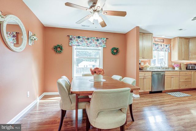6 THREE RIVERS DR, Newark, DE 19702