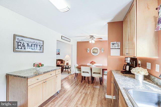 6 THREE RIVERS DR, Newark, DE 19702