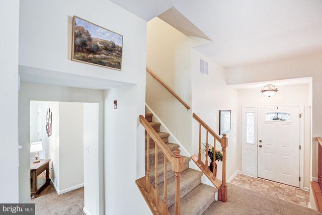 6 THREE RIVERS DR, Newark, DE 19702