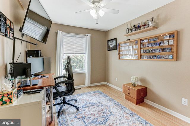 6 THREE RIVERS DR, Newark, DE 19702