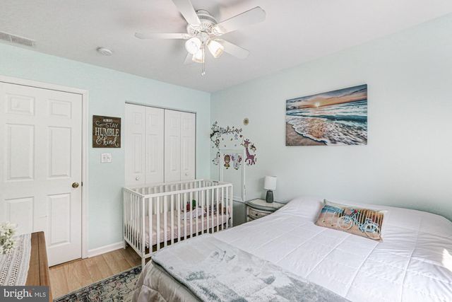 6 THREE RIVERS DR, Newark, DE 19702