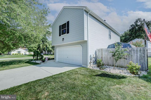 6 THREE RIVERS DR, Newark, DE 19702