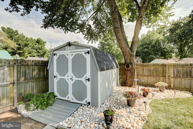 6 THREE RIVERS DR, Newark, DE 19702