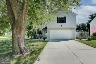 6 THREE RIVERS DR, Newark, DE 19702
