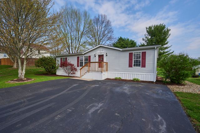 101 Joseph LANE, Mcdonald, PA 15057