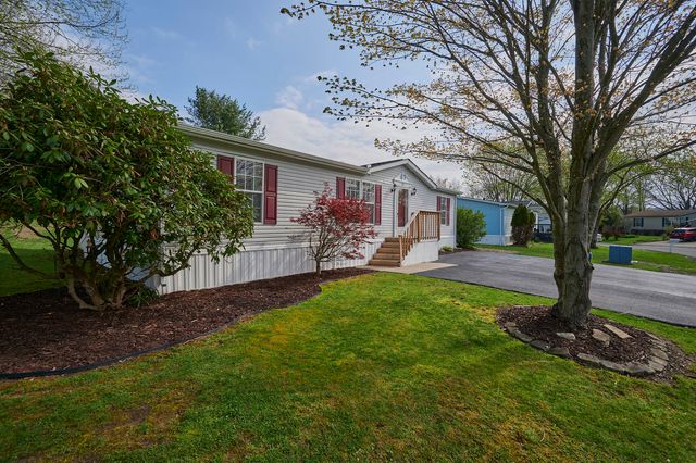 101 Joseph LANE, Mcdonald, PA 15057