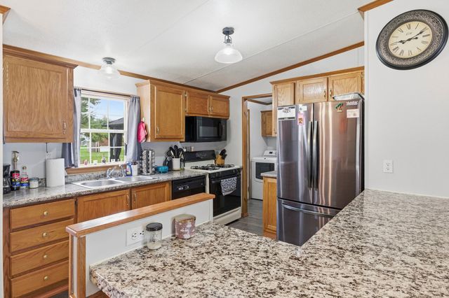 101 Joseph LANE, Mcdonald, PA 15057