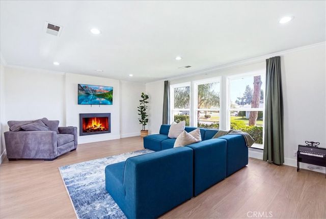 836 S Greengrove, Orange, CA 92866