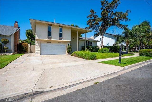 836 S Greengrove, Orange, CA 92866