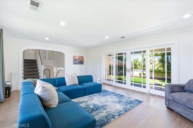 836 S Greengrove, Orange, CA 92866