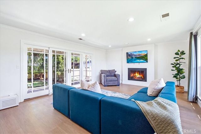 836 S Greengrove, Orange, CA 92866