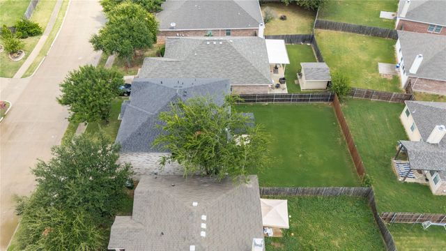 513 Creekbend Street, Crowley, TX 76036