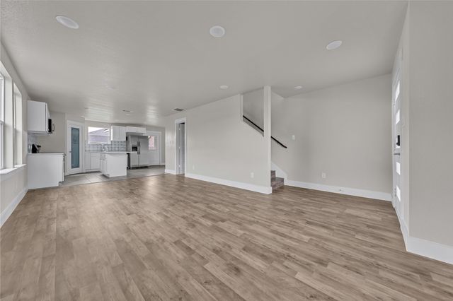 513 Creekbend Street, Crowley, TX 76036