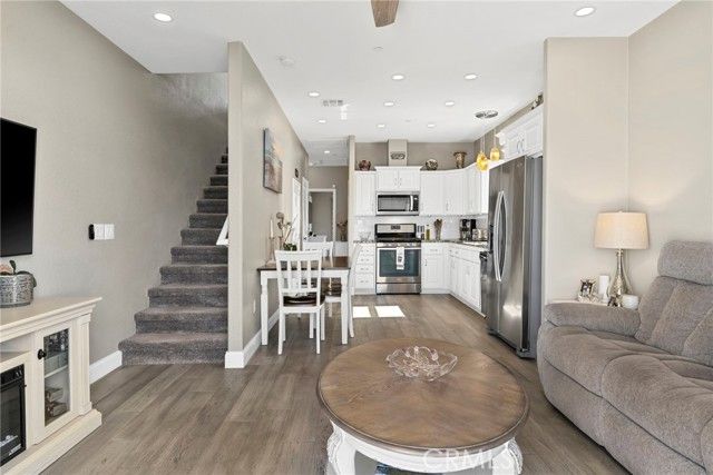 48 Riversea Road, Seal Beach, CA 90740