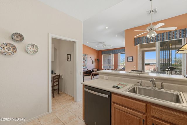 306 N Cape Royal Drive, Green Valley, AZ 85614