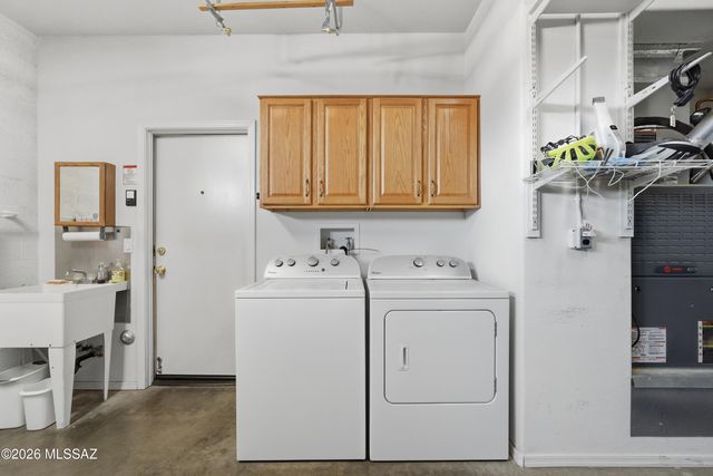 306 N Cape Royal Drive, Green Valley, AZ 85614