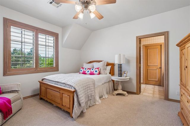 18709 Saddle River Drive, Edmond, OK 73012