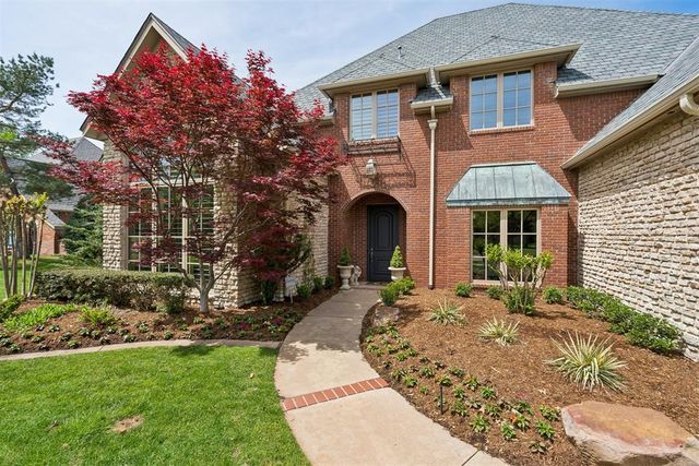 18709 Saddle River Drive, Edmond, OK 73012
