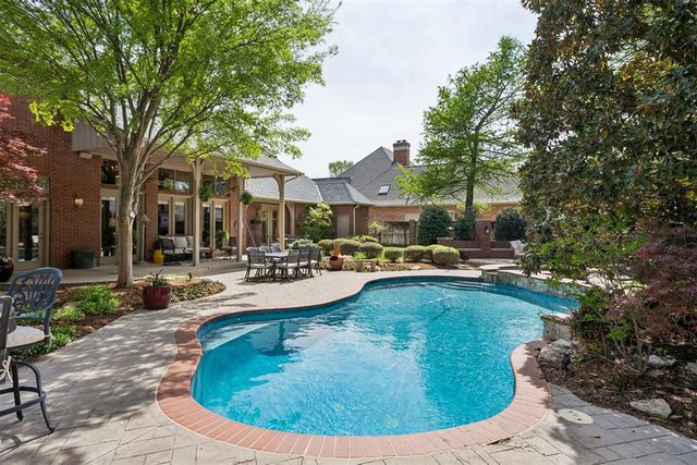18709 Saddle River Drive, Edmond, OK 73012